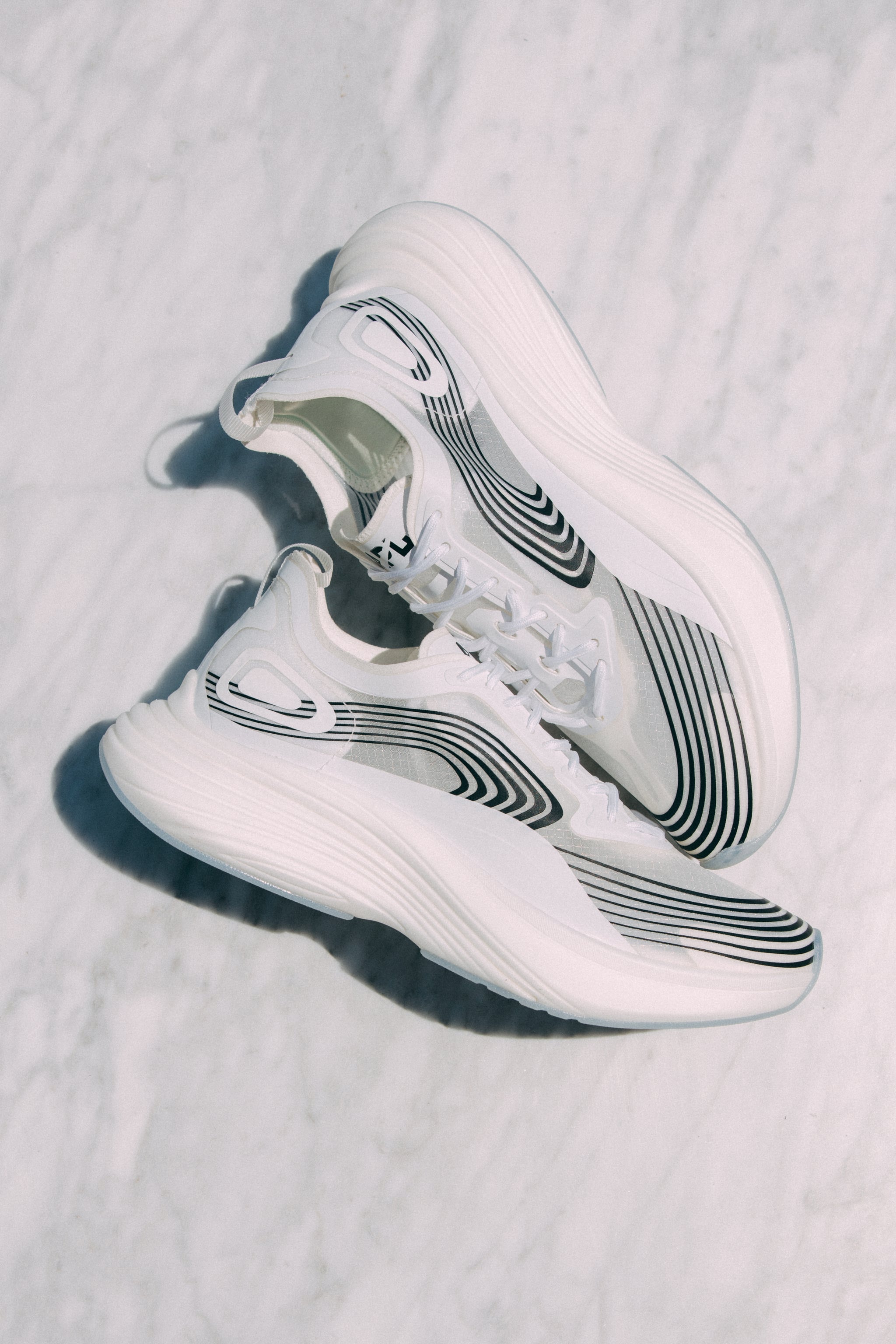 apl streamline sneaker