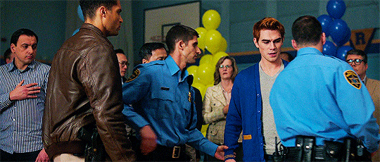Hiram Lodge Orchestrates Archie S Arrest 28 Times Riverdale Got So Weird And Wild It Felt Like You Were On Jingle Jangle Popsugar Entertainment Photo 16