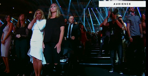 Britney Spears, Getting Her Life While Watching Rihanna Perform