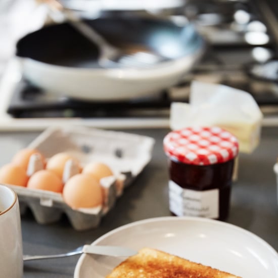 How to Use a Hotel Room Kitchen