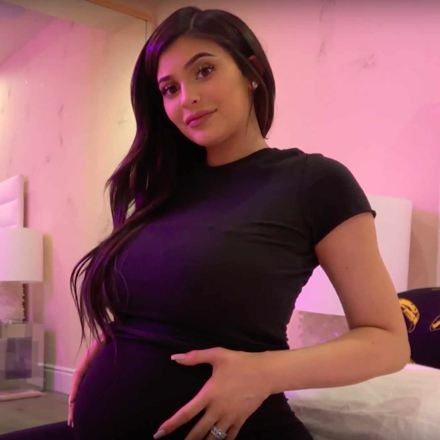 Kylie Jenner Gives Pregnancy Hints Again With This Instagram Comment