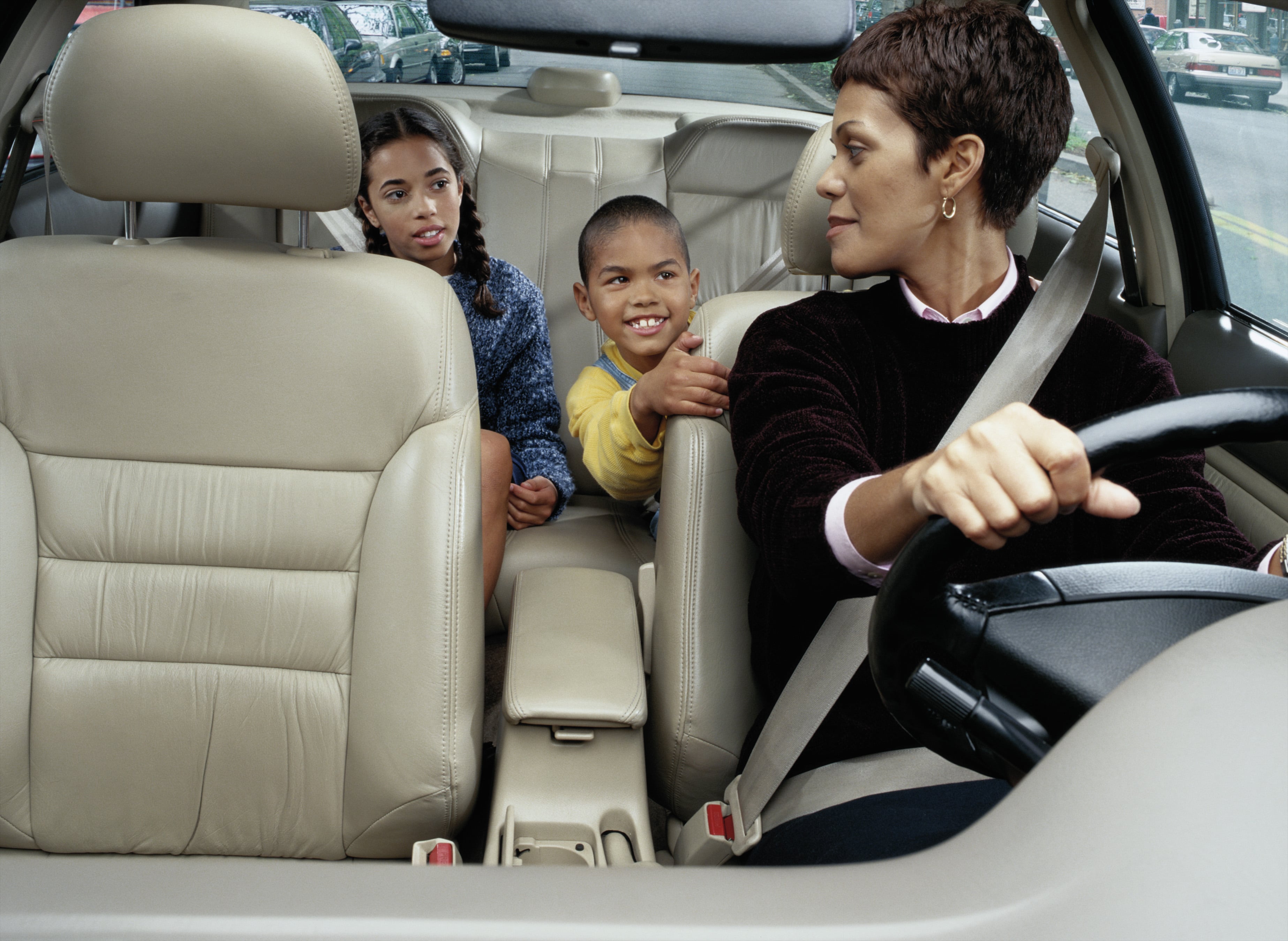 Moms in School Carpool Line | PS Family