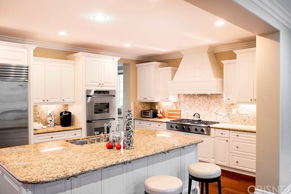 Kris Jenner Buys House Rumored For Rob Kardashian