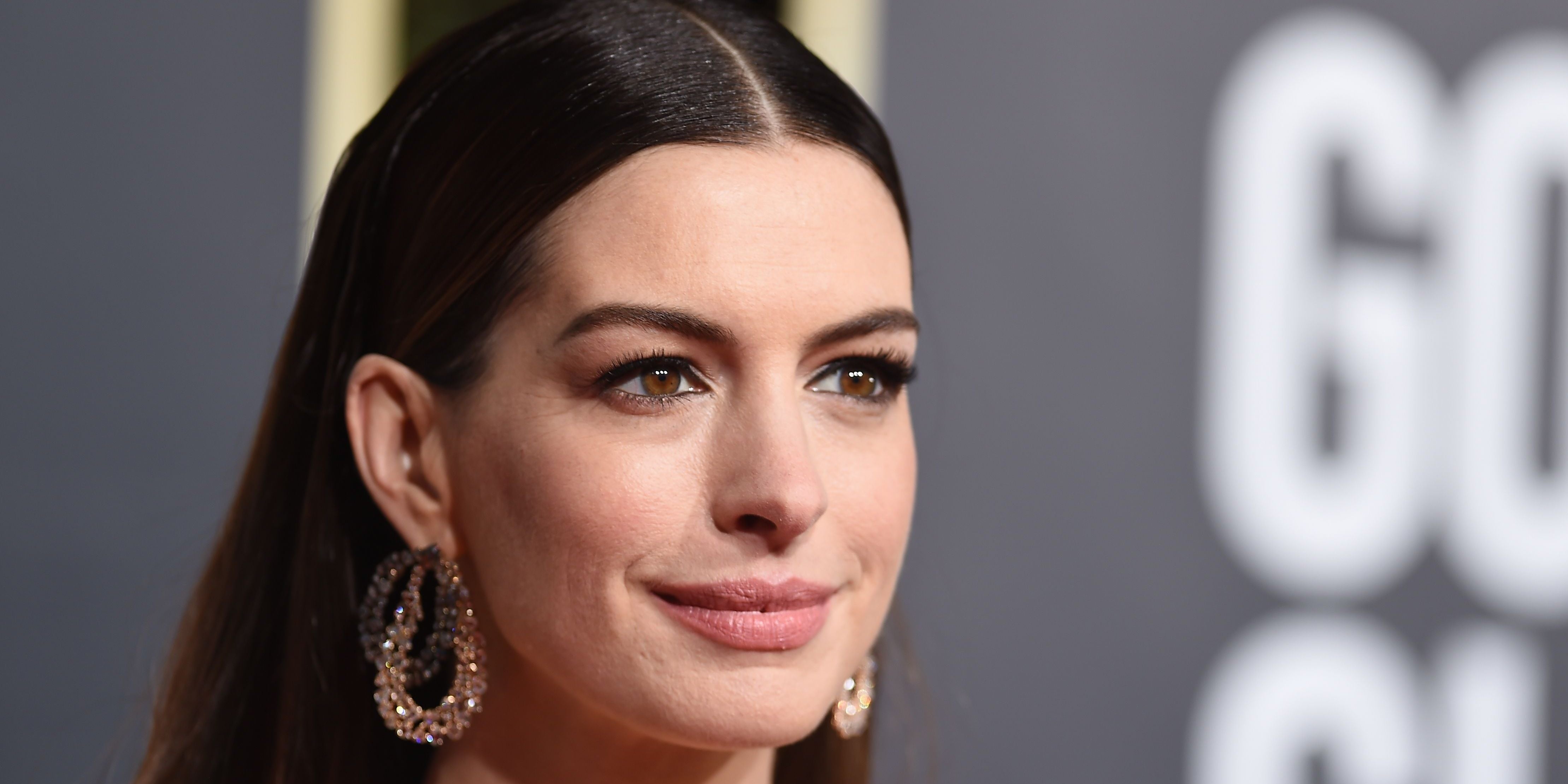 Anne Hathaway's Quotes on Past Insecurities People Jan. 2019 POPSUGAR(01)