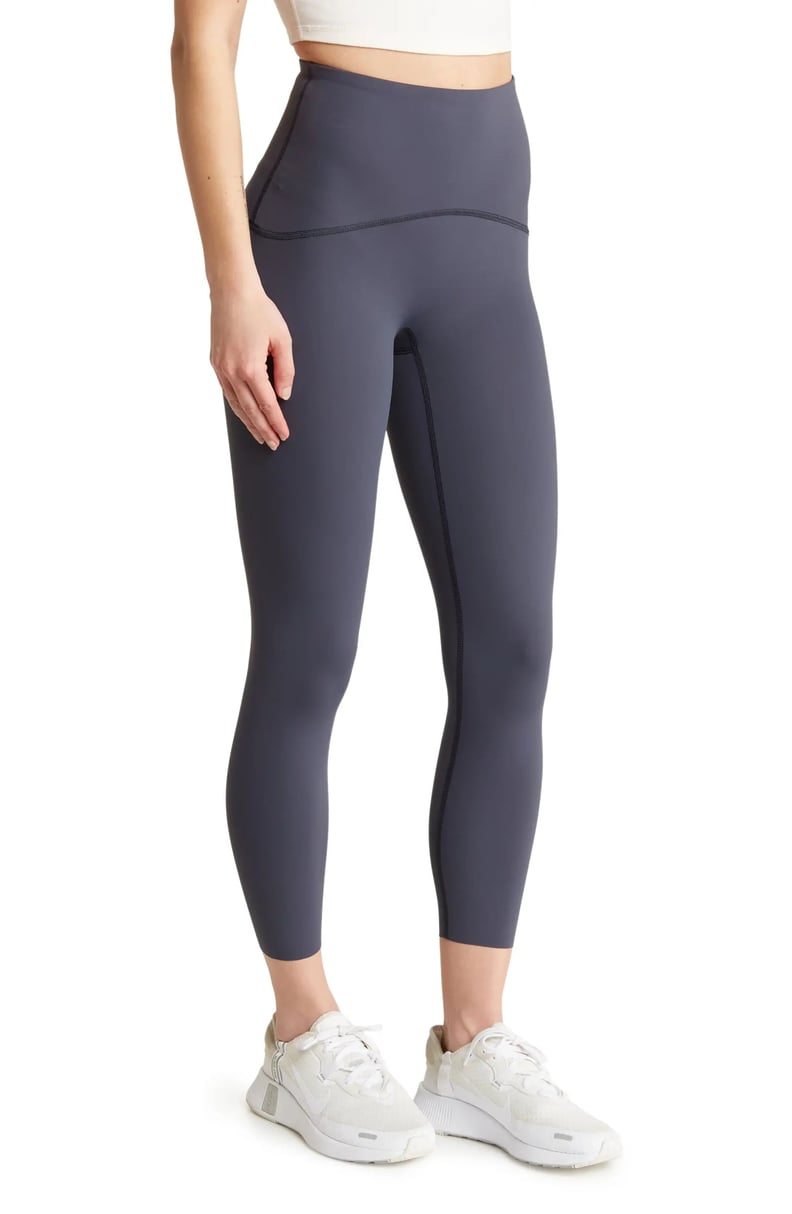 Yogalicious High Waist Ultra Soft Lightweight Capris - High Rise Yoga Pants  - Black - XS : : Clothing, Shoes & Accessories