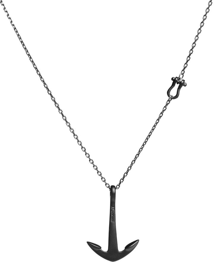 A Small Pendant Necklace