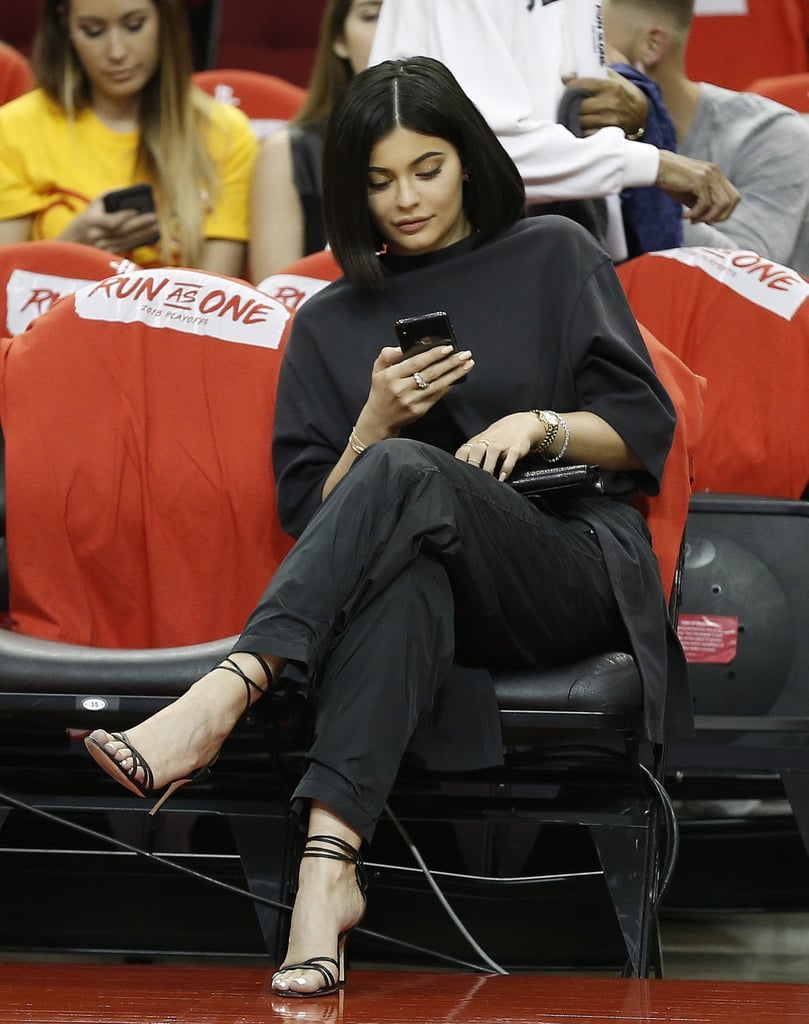 Quick Halftime Facetime Session With Khloé and Baby True?