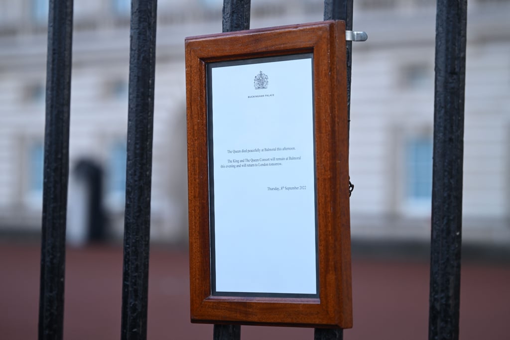 An official statement confirming Queen Elizabeth II's death was posted outside of Buckingham Palace.