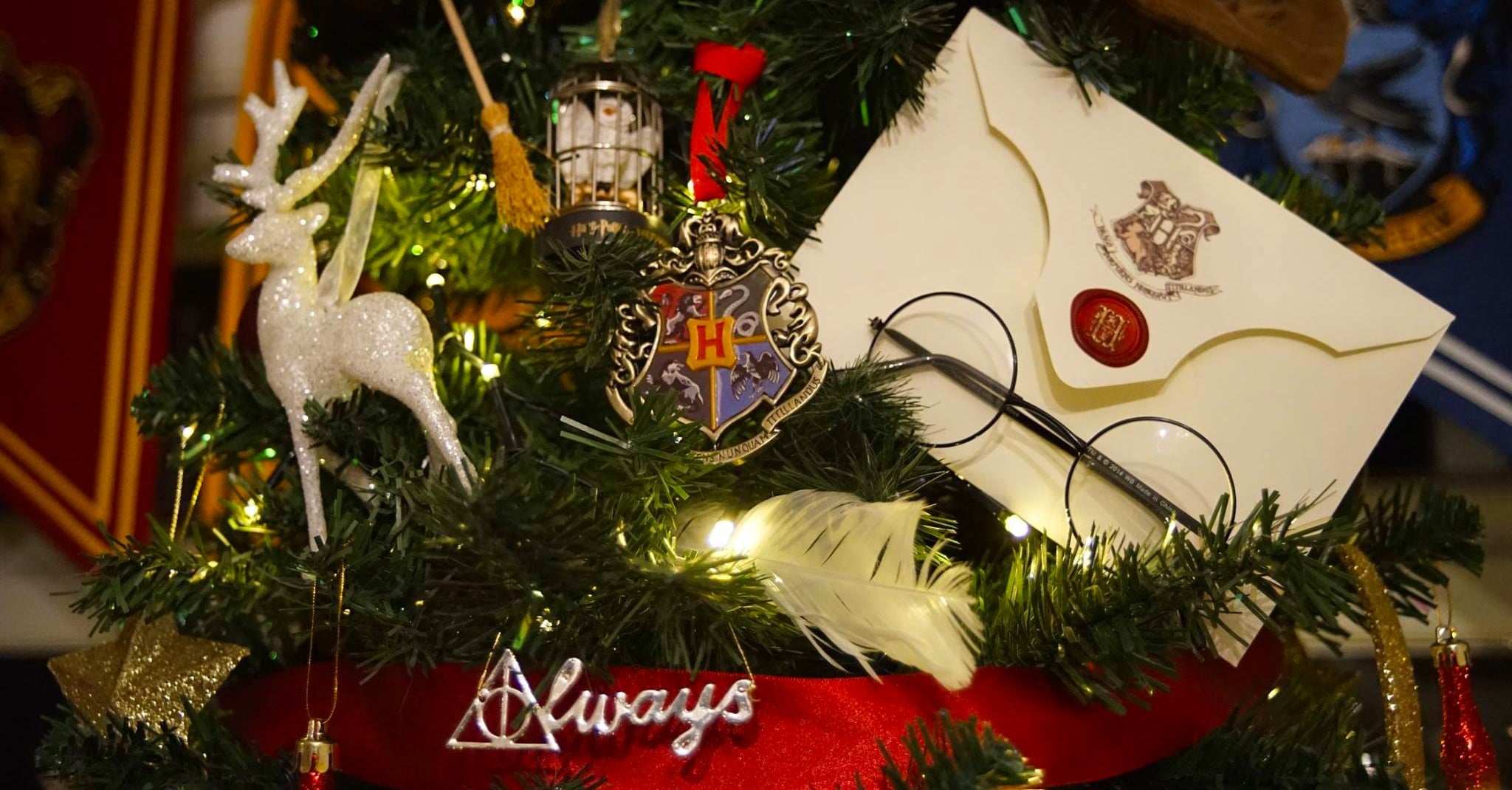 A Closer Look at the Viral Harry Potter Christmas Tree – Popcorner Reviews