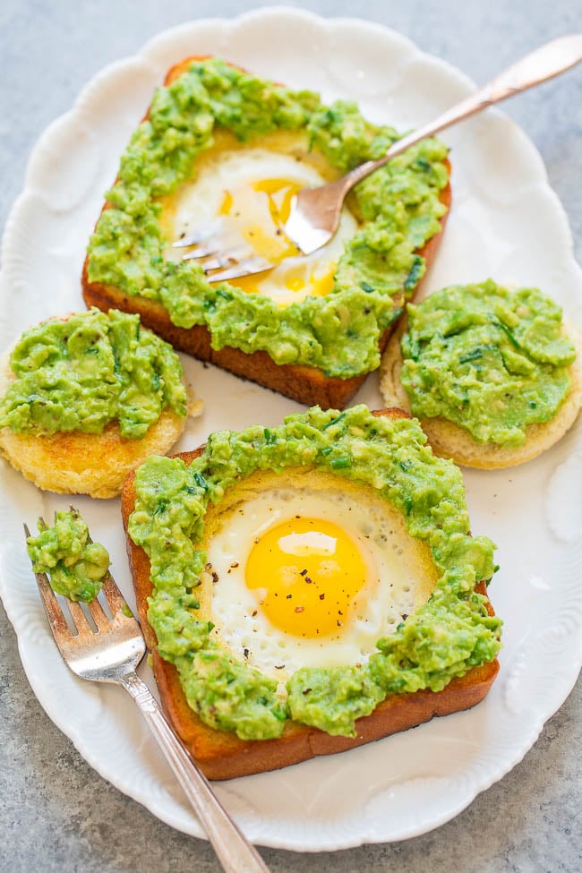 Egg-in-a-Hole Avocado Tost