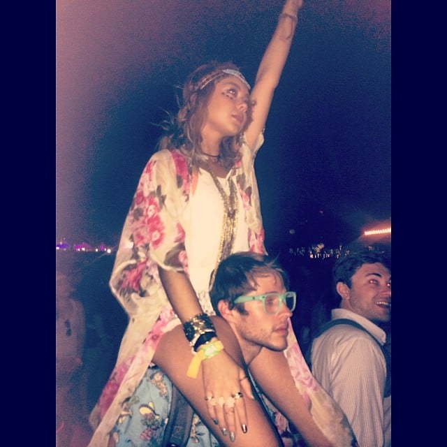 Sarah Hyland rode on boyfriend Matt Prokop's shoulders at Coachella.
Source: Instagram user therealsarahhyland