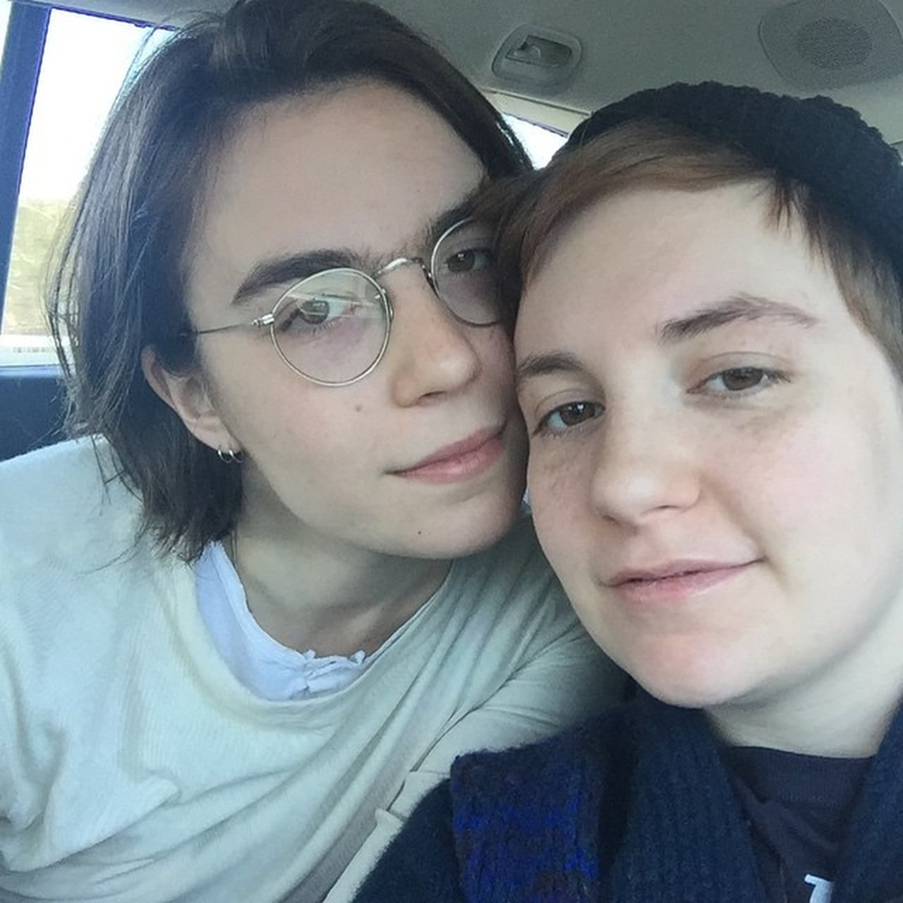 Lena Dunham's Most Relatable Instagram Posts PS Celebrity(01)