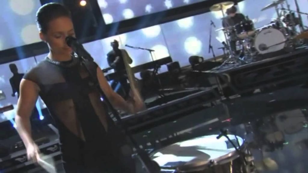 Alicia Keys and Maroon 5 Perform "Daylight" and "Girl on Fire" at the 2013 Grammy Awards