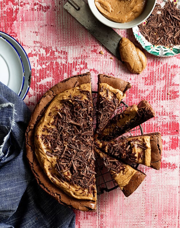 Cookie Butter Brownie Cake