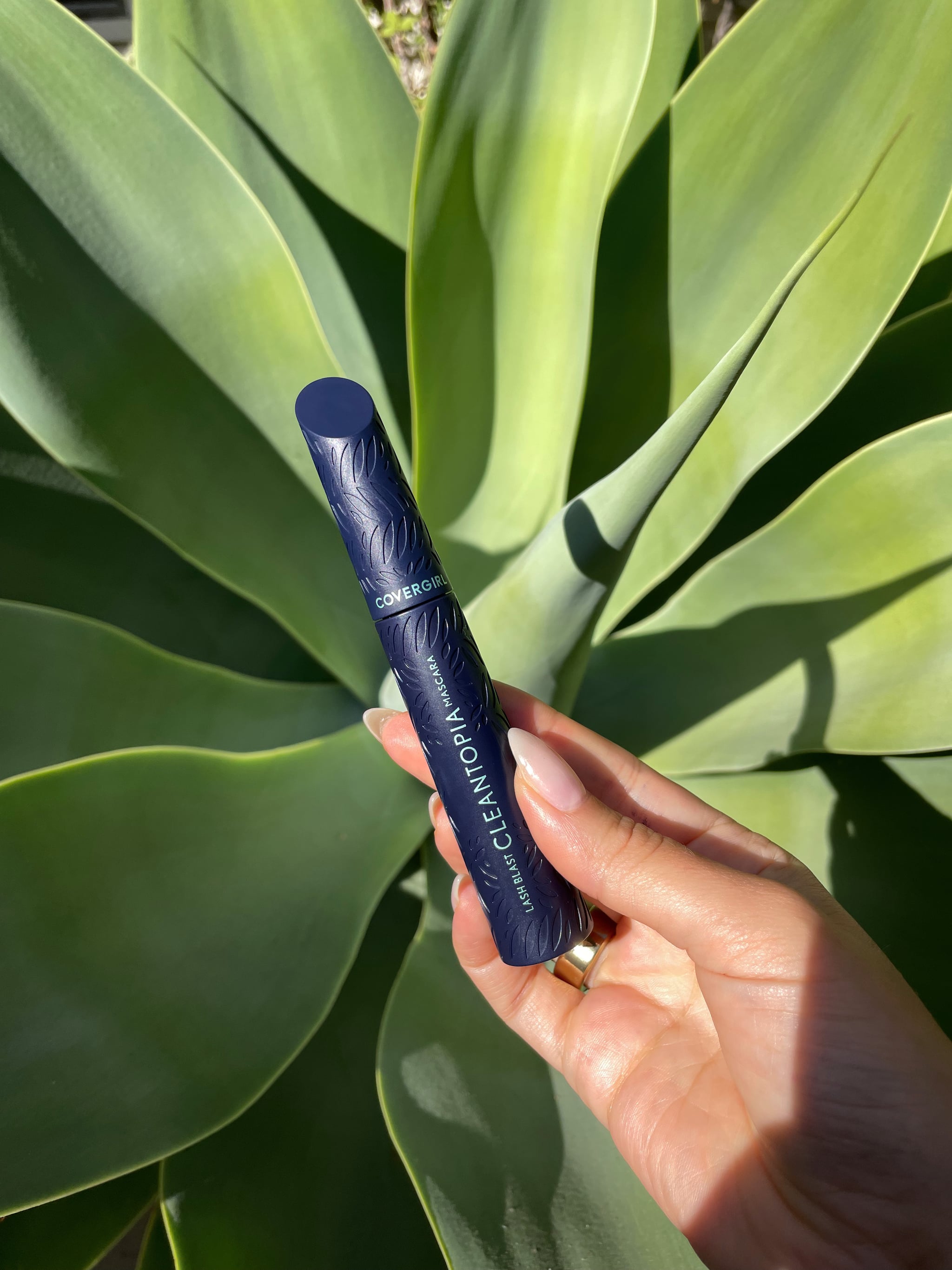 Covergirl Lash Blast Cleantopia Ultramarine Mascara Review