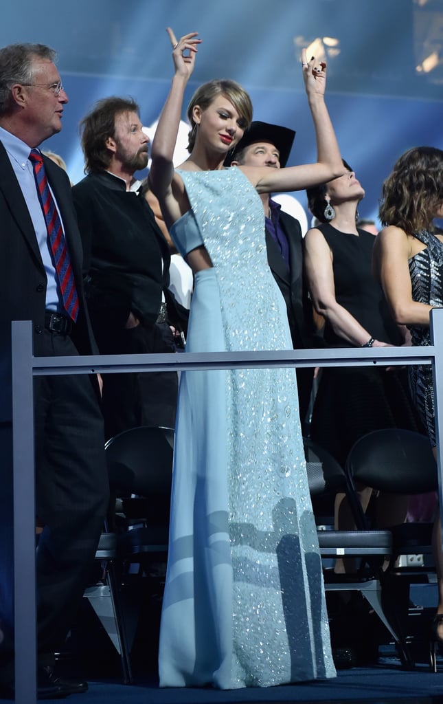 Taylor Swift Dancing at the ACM Awards 2015 | Pictures