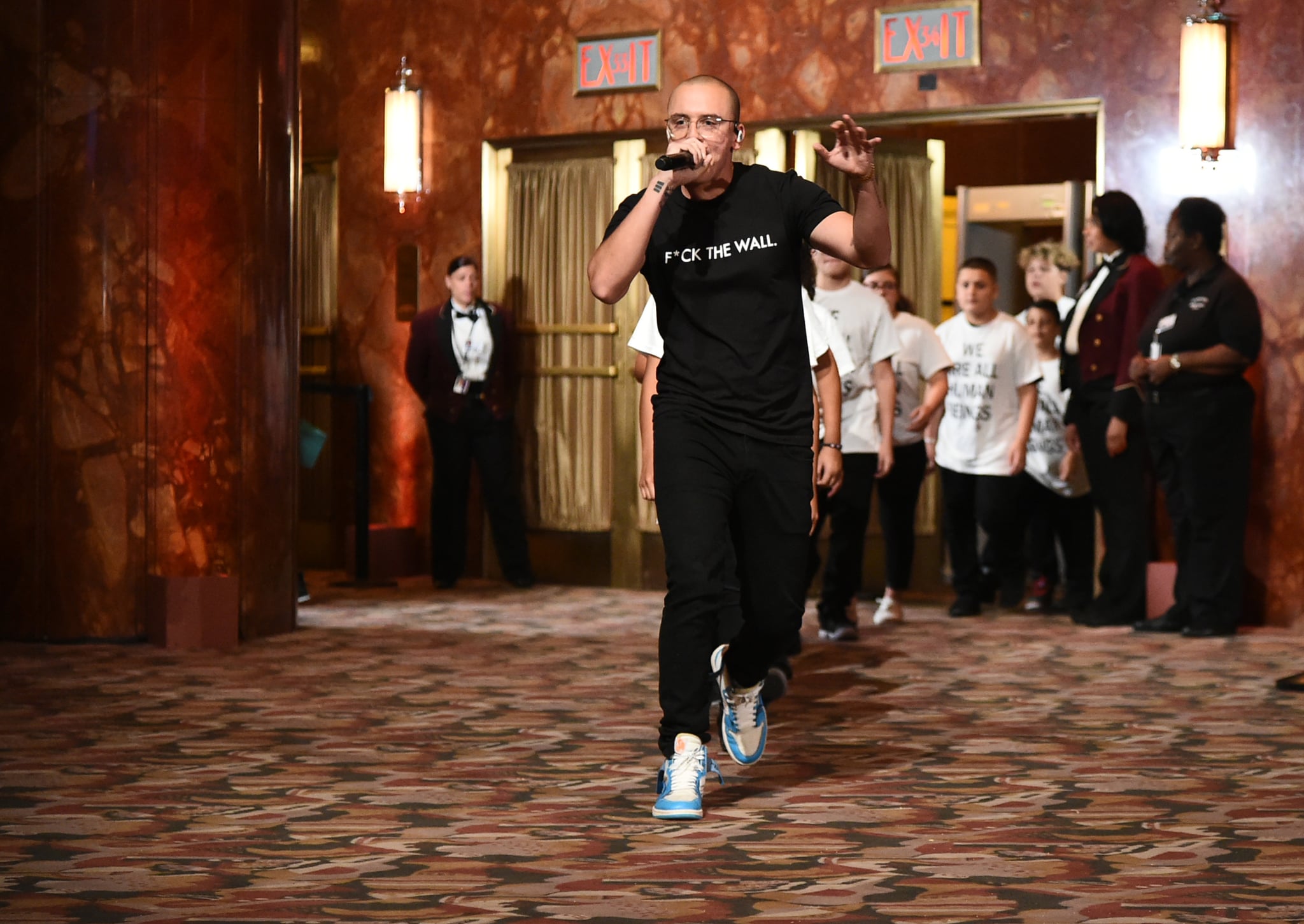 Logic And Ryan Tedder 2018 Mtv Vmas Performance Popsugar Entertainment