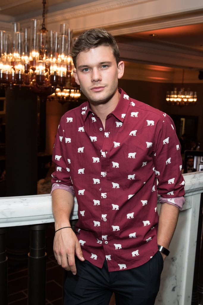 Jeremy Irvine Hot Pictures