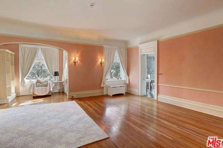 Kat Von D Buys House From Cheaper by the Dozen