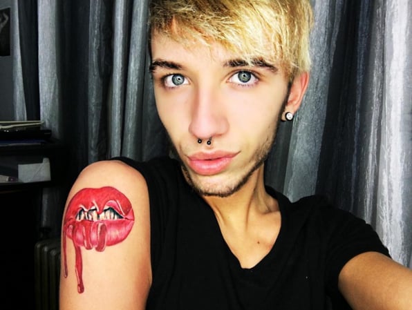 Kylie Jenners Fan Lip Kit Tattoo Popsugar Beauty