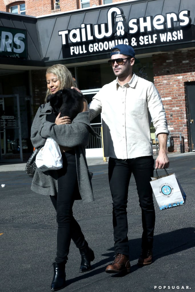Zac Efron and Sami Miro With a Dog | Pictures