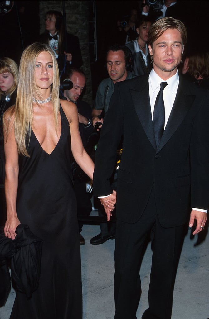 At the Vanity Fair Oscars Party in 2000, Jennifer wore a cleavage-baring black gown with a diamond choker necklace.