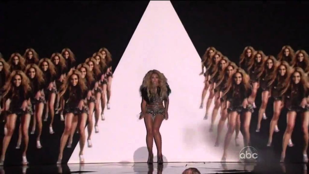 2011 Billboard Music Awards (Las Vegas): "Run the World (Girls)"