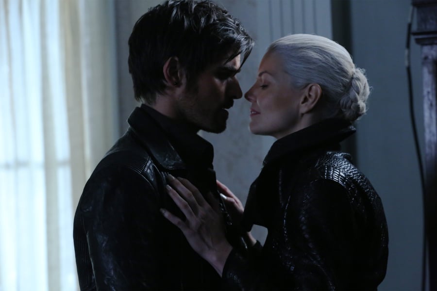 She Ships Captain Swan Just Like the Rest of Us