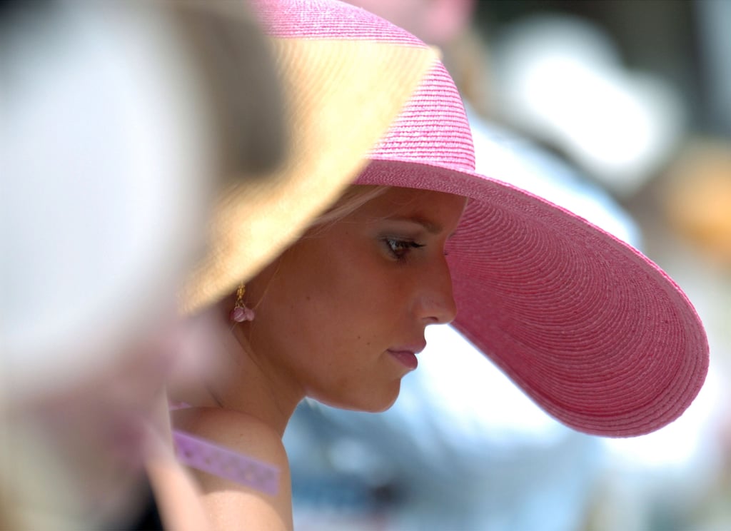 Do you recognize Jessica Simpson underneath the pink brim at the Derby in 2004?