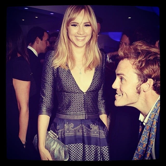 Sam Claflin photobombed Suki Waterhouse at an event.
Source: Instagram user sukiwaterhouse