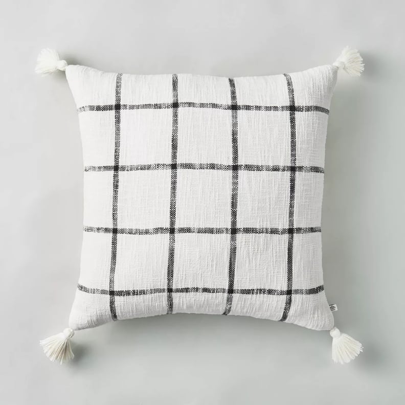 Woven Slub Checkered Throw Pillow With Tassels