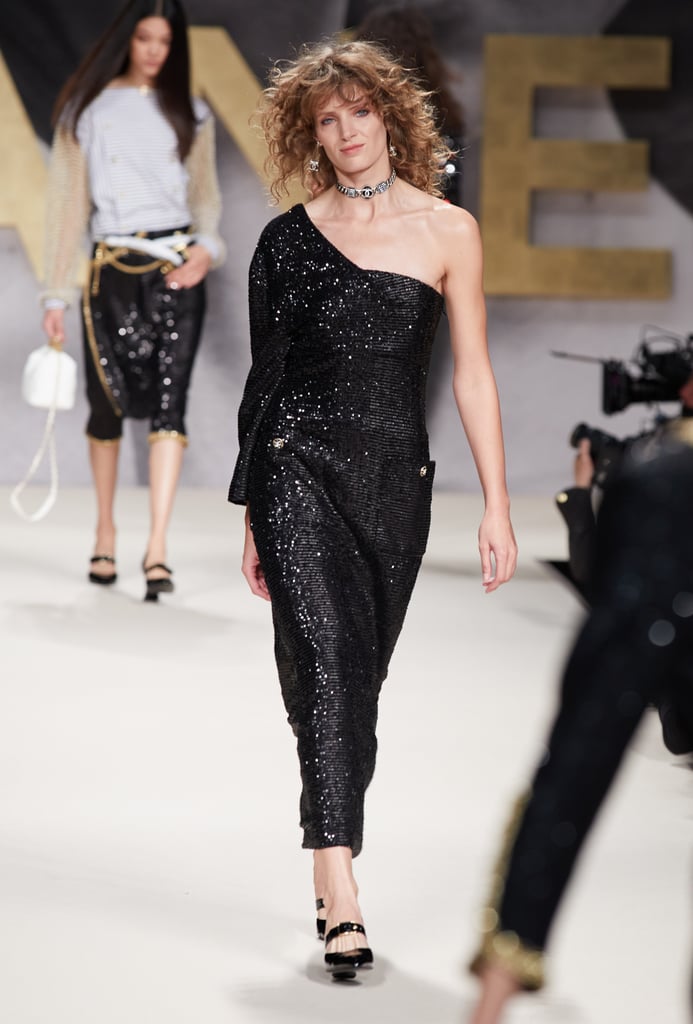 Chanel's SS22 Show Was a Throwback to the '90s Runway