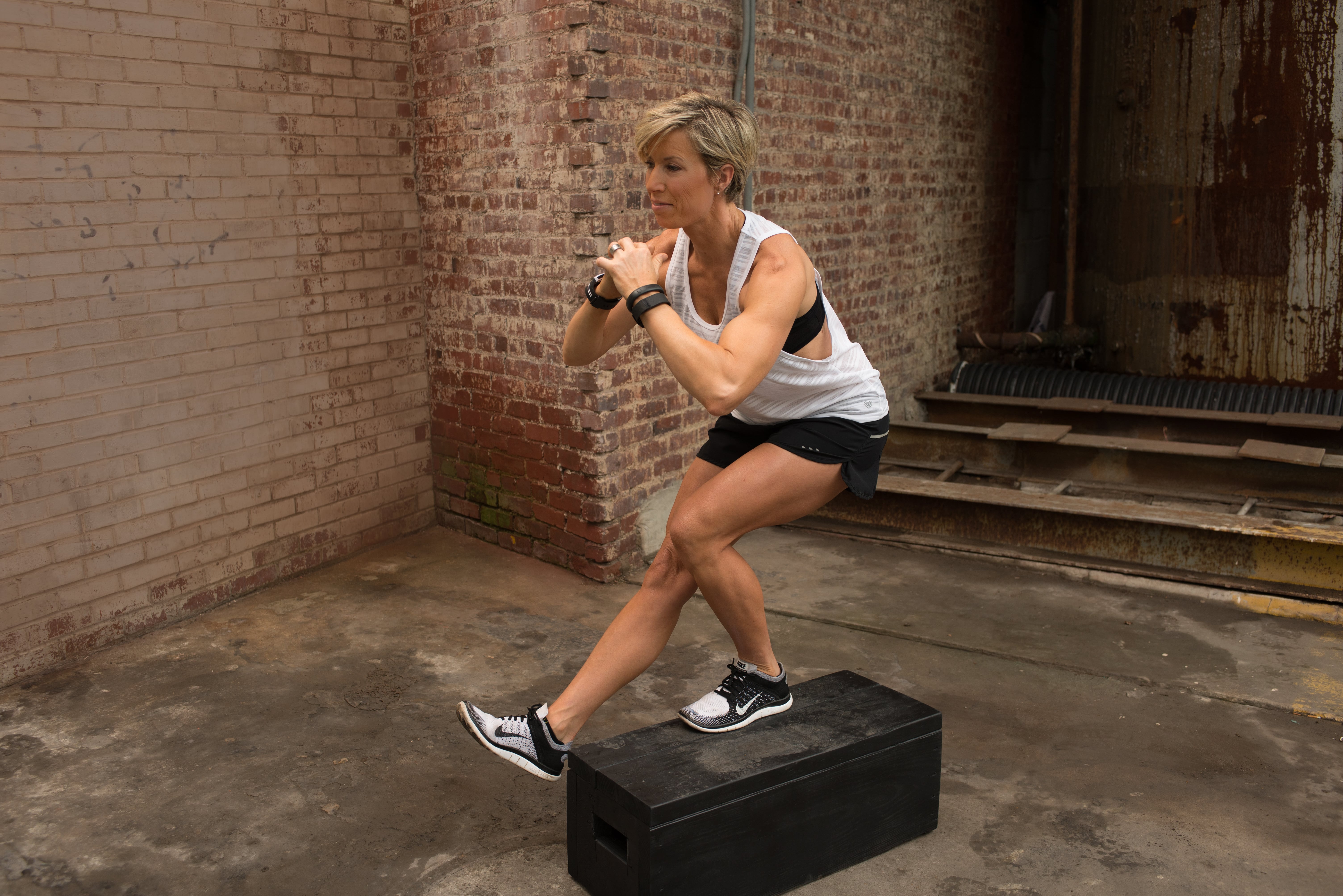 Workout by Carrie Underwood's trainer  Erin oprea, At home workouts, Leg  workout