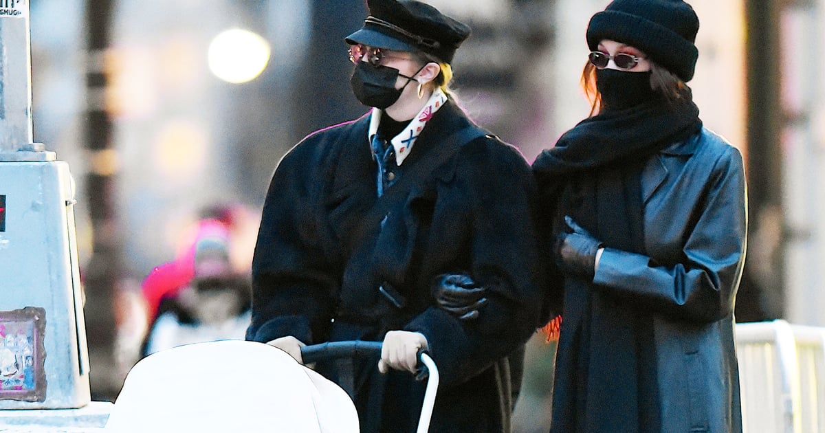 Gigi and Bella Hadid Meet Up For the Chicest Stroller Walk in New York Gigi and Bella Hadid Meet Up For the Chicest Stroller Walk in New York