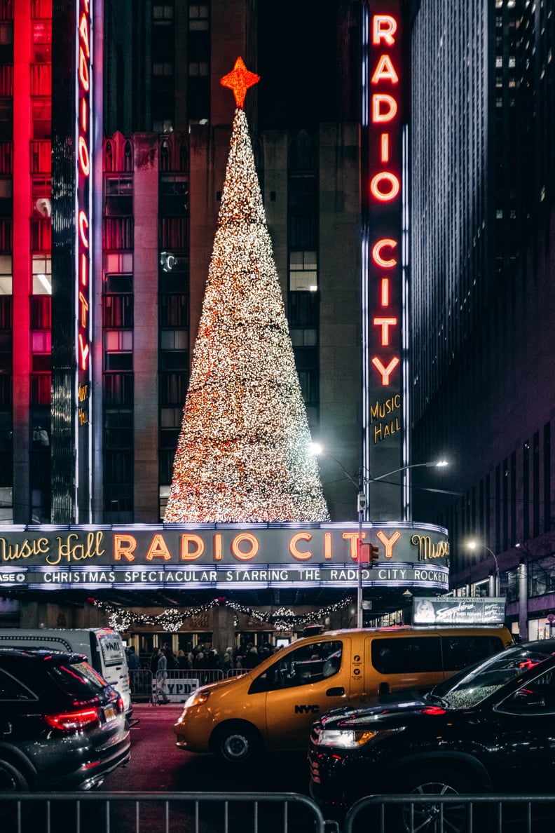 christmas in the city wallpaper