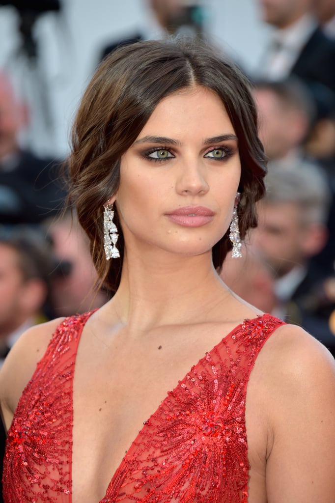 Sara Sampiao Styled a Pair of Geometric Diamond Earrings With a Red Zuhair Murad Couture Gown