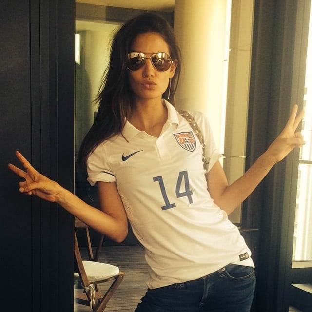 Lily Aldridge flashed peace signs while rocking a Team USA jersey.
Source: Instagram user llilyaldridge