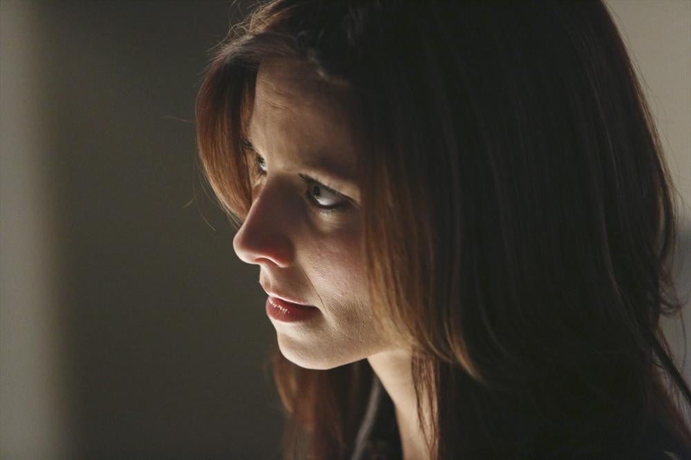 Emily has a serious talk with Juliette.