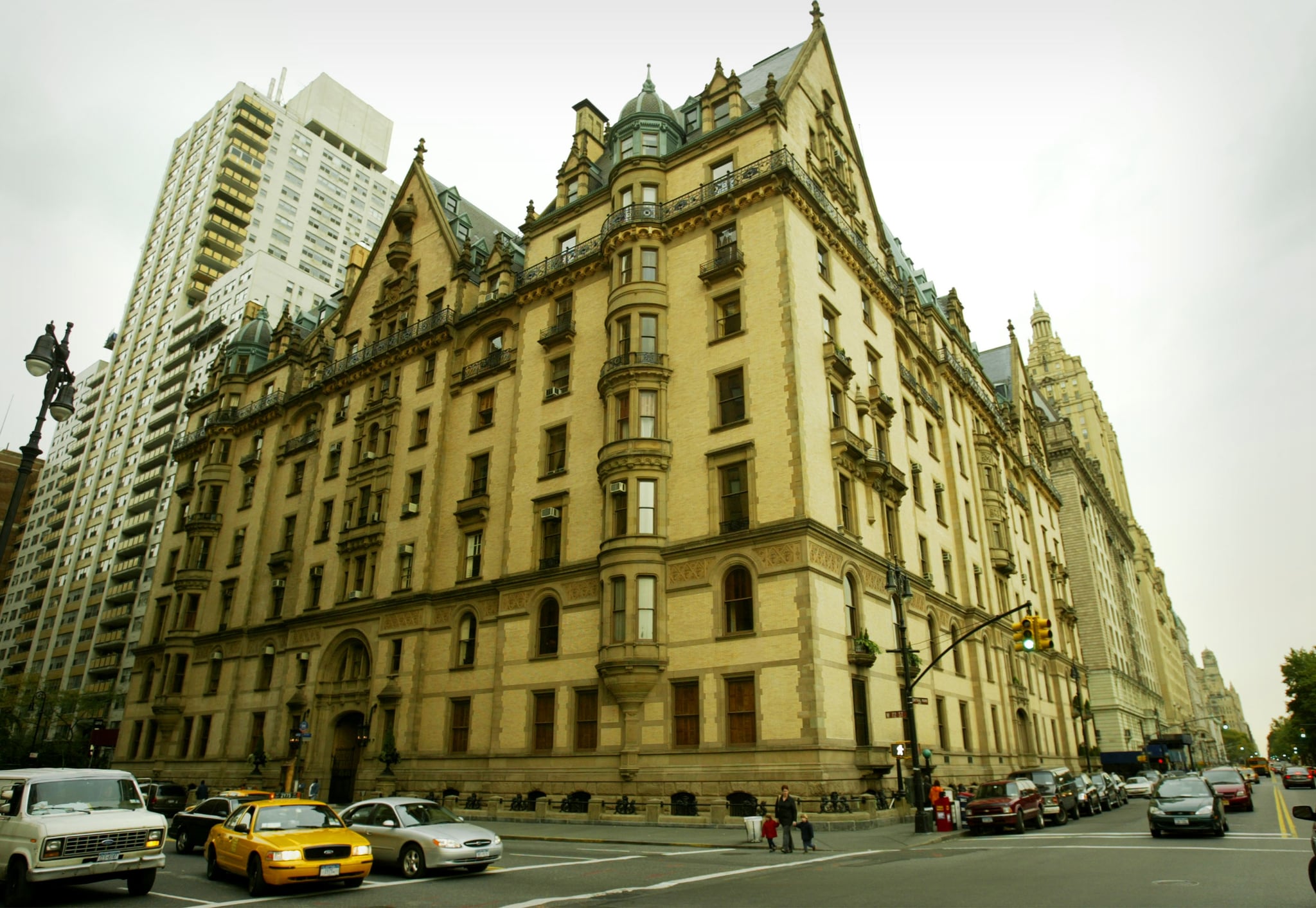 The Apartment Building Featured In Rosemary S Baby 7 Horror Movie And Tv Locations You Can Visit In Real Life Popsugar Entertainment Photo 3 Not just used in the 1959 film, the remarkable mayan revival architecture of this building is also featured in blade runner. the apartment building featured in