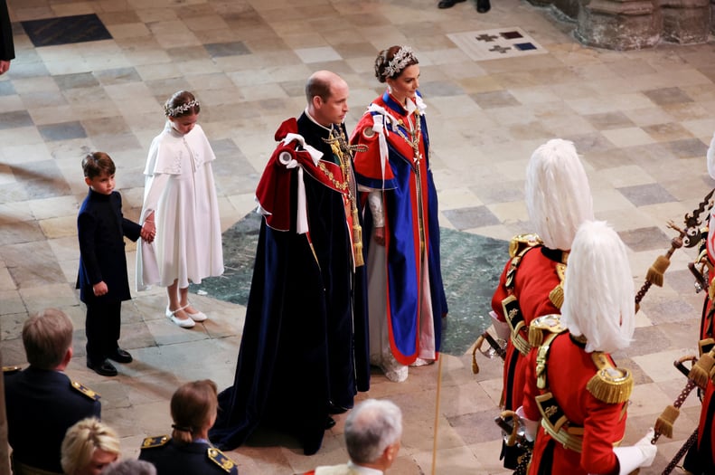 凯特·米德尔顿和夏洛特公主的匹配加冕礼服
