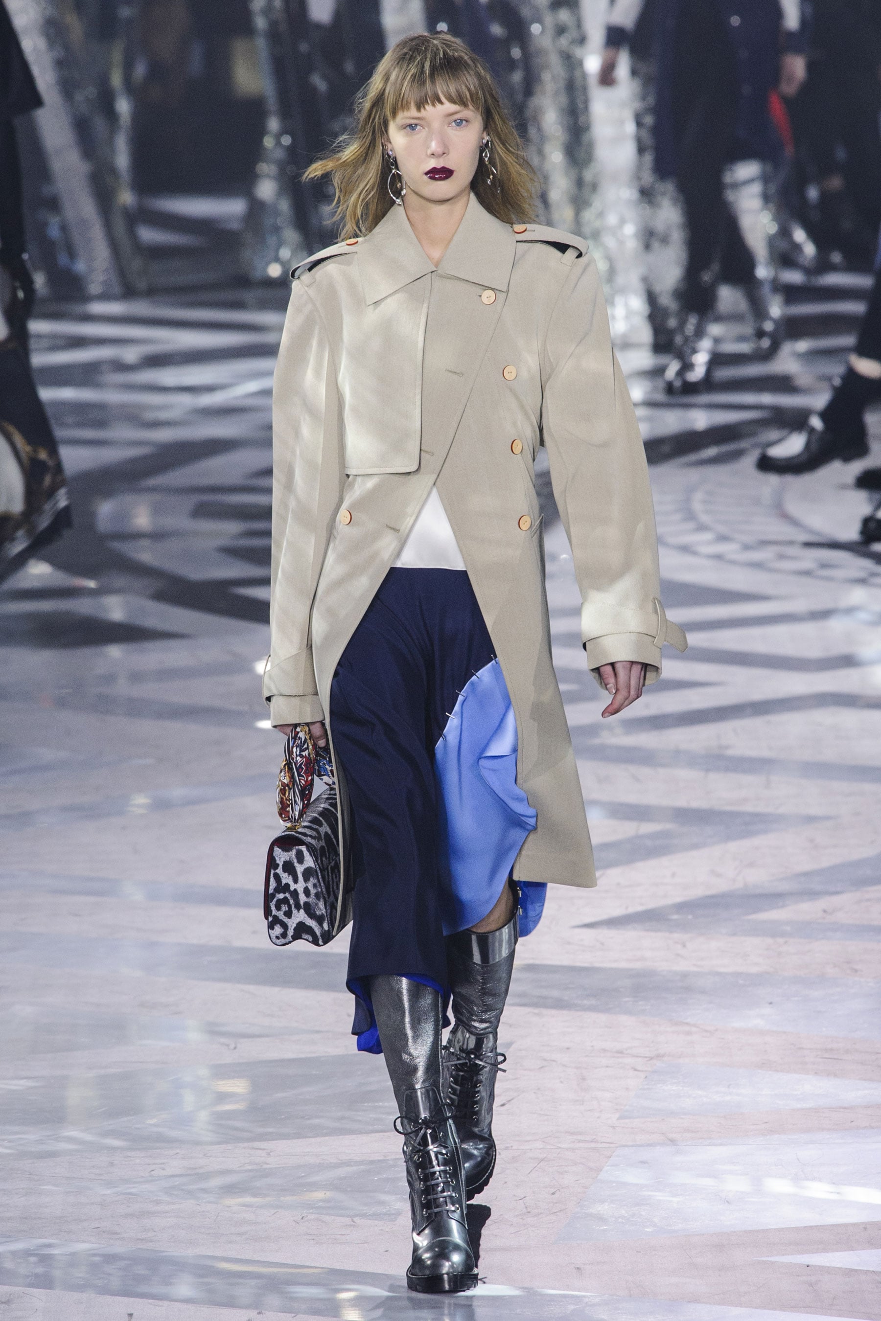 Louis Vuitton Fall 2016 RTW Collection Features Sportswear Chic Styles