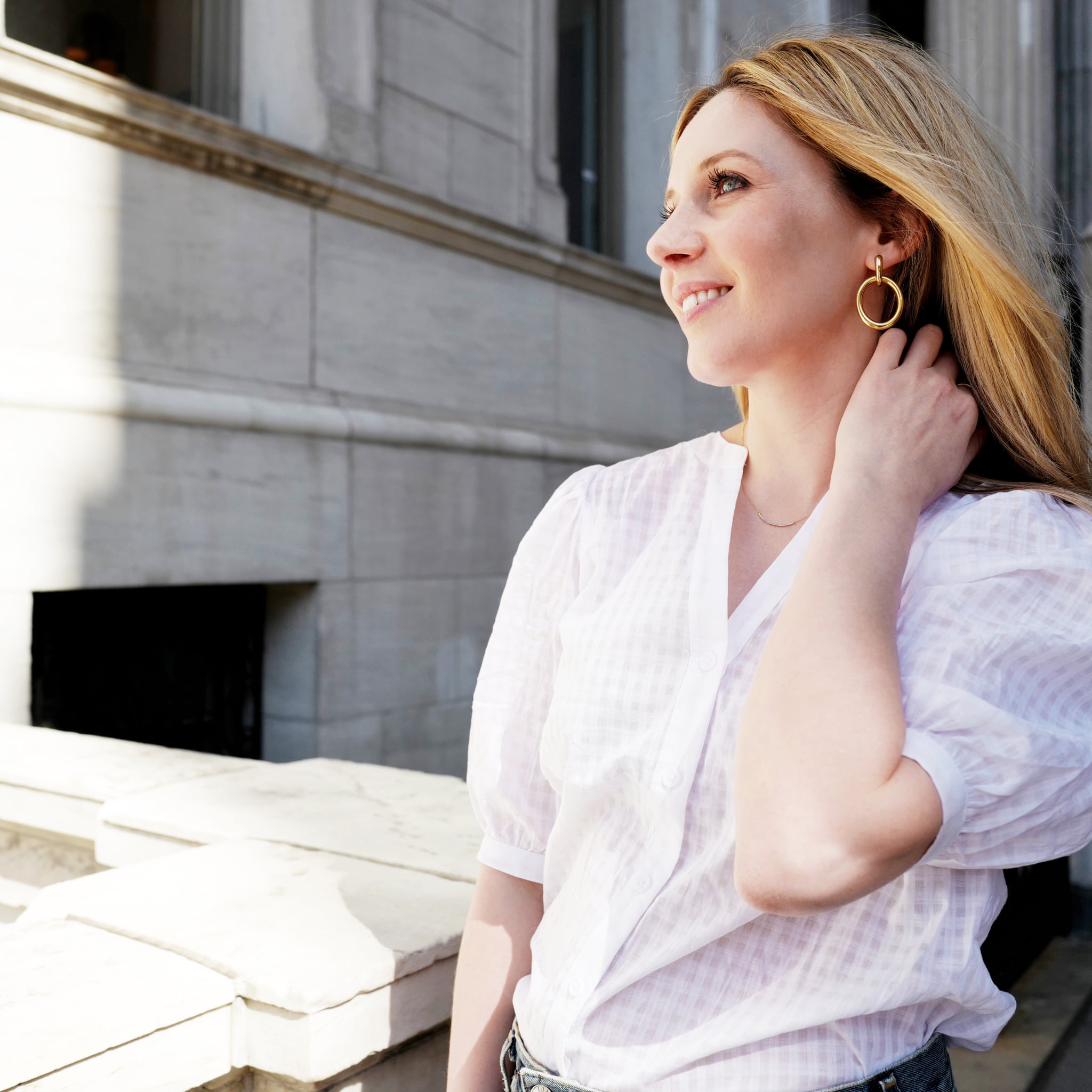 puffy white sleeve shirt