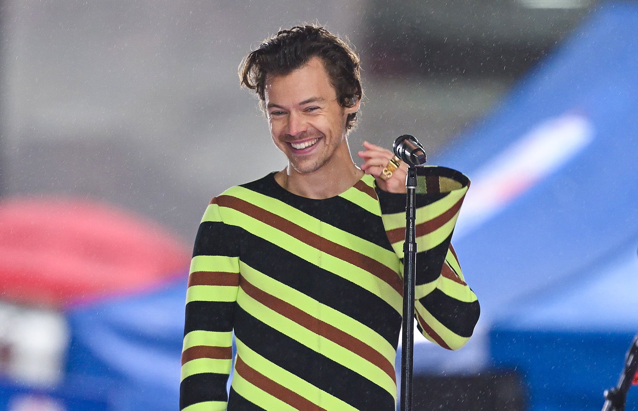 NEW YORK, NEW YORK - MAY 19: Harry Styles performs on NBC's 'Today' show at Rockefeller Centre on May 19, 2022 in New York City.  (Photo by James Devaney/GC Images)