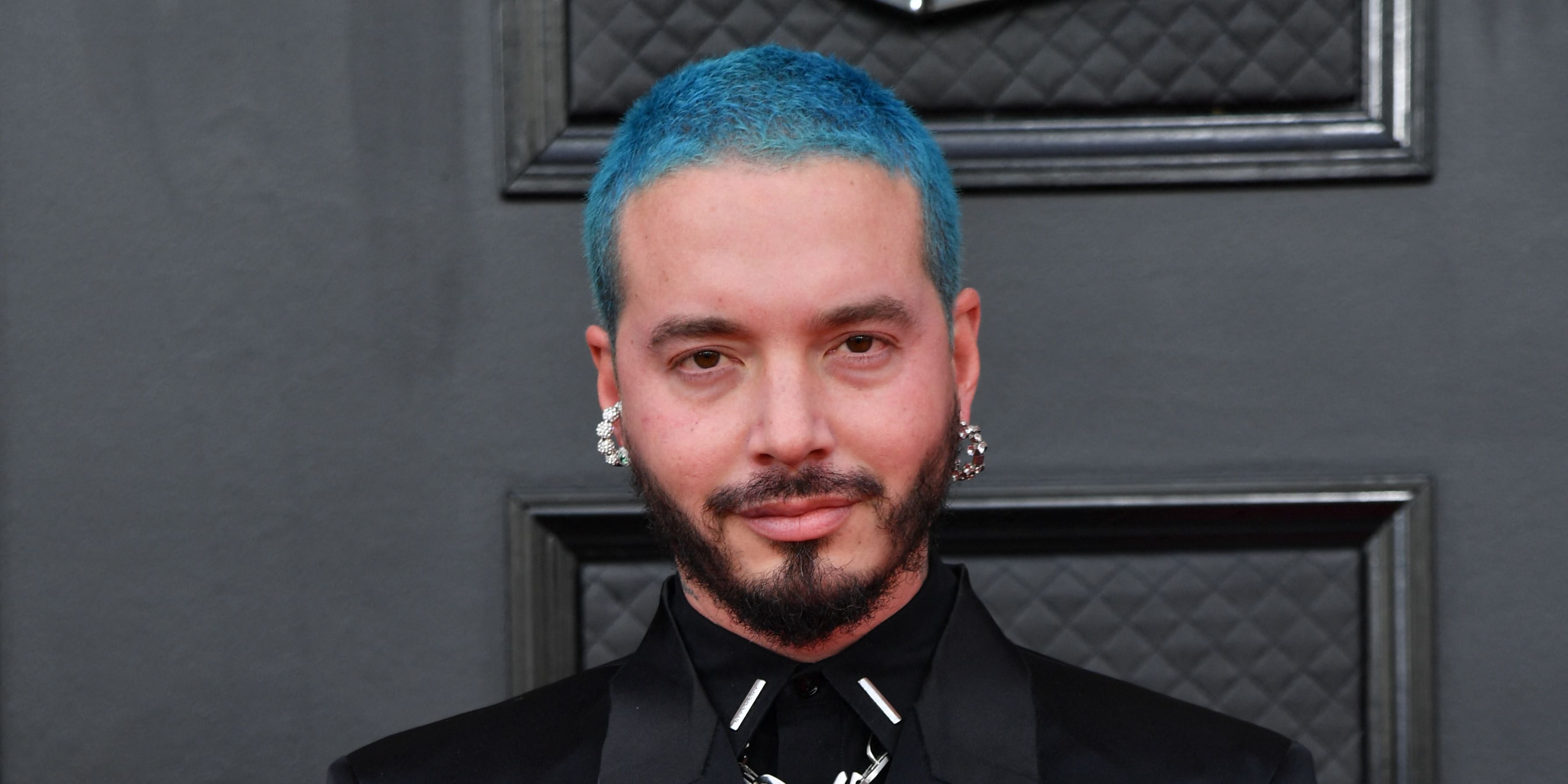J Balvin at the Grammys 2022: the wild look of the red carpet