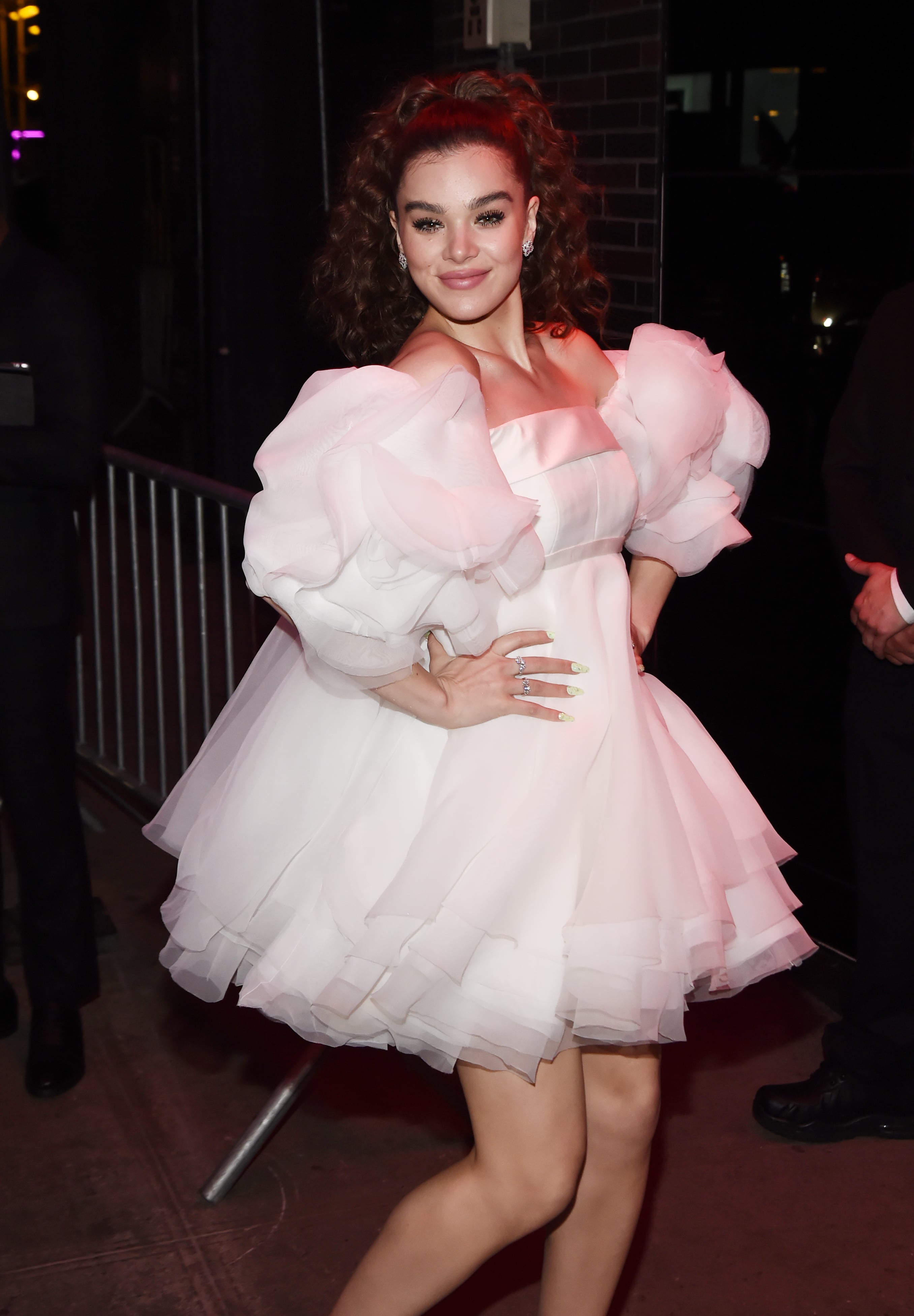 hailee steinfeld pink dress Hailee Steinfeld Is Pretty in a Pink Prada Dress at the 2024 Golden Globes