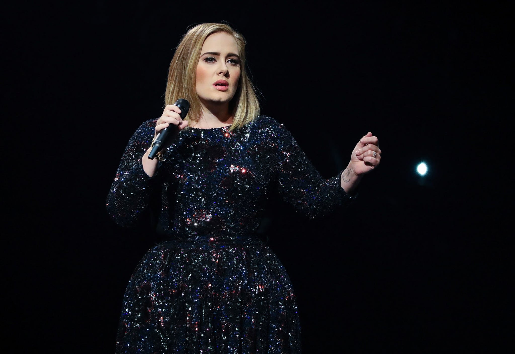 AUBURN HILLS, MI - SEPTEMBER 06:  Singer/songwriter Adele performs at The Palace of Auburn Hills on September 6, 2016 in Auburn Hills, Michigan.  (Photo by Scott Legato/Getty Images for BT PR)