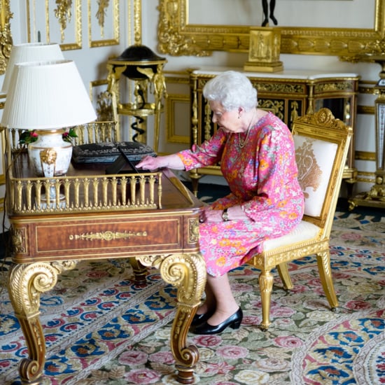 Queen Elizabeth II Tweeting Photo