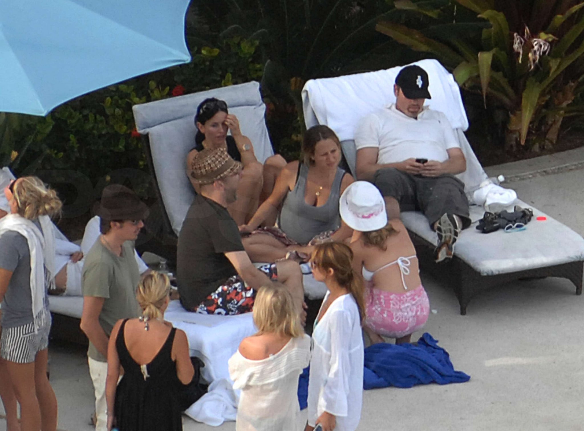 Bikini Photos of Jennifer Aniston, Cox-Arquettes, Leonardo DiCaprio, Bar Refaeli in ...2048 x 1513