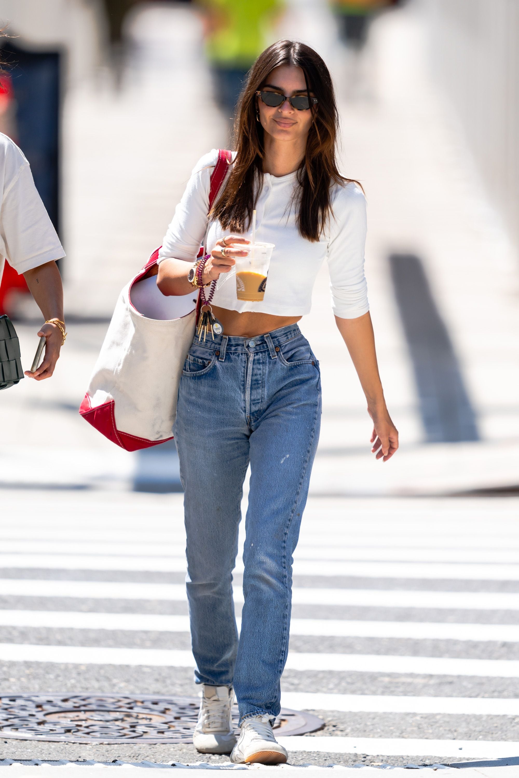 Mom Jeans  The '90s Styling Tip Emily Ratajkowski Borrows From