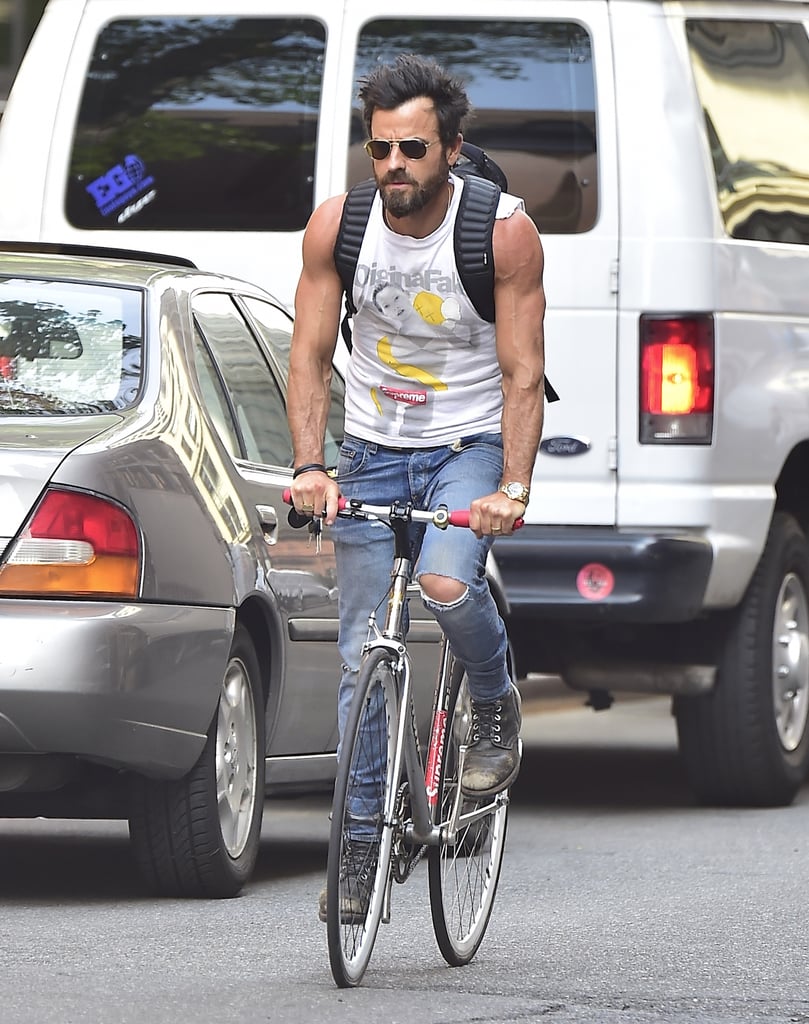Justin Theroux Riding His Bike in NYC June 2016